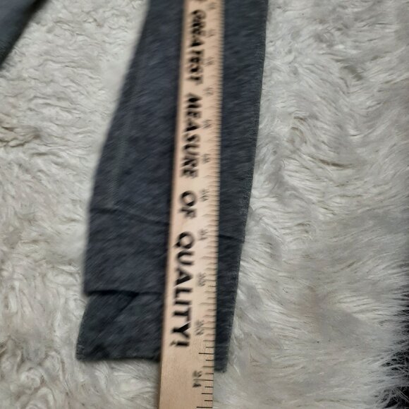 Lululemon Grey Gratitude Wrap Size: 4 - Picture 6 of 9